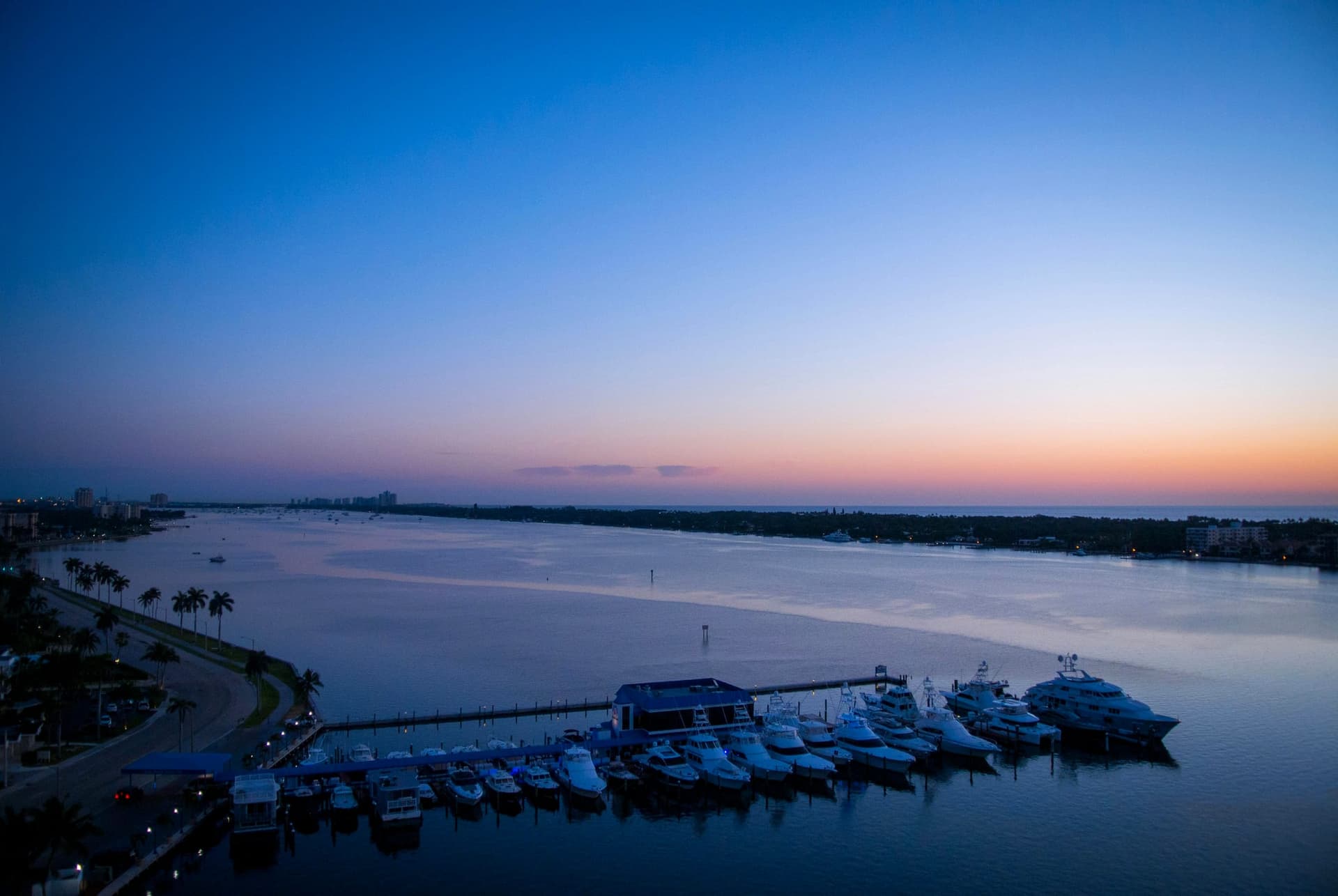 A marina on the Intracoastal at dusk